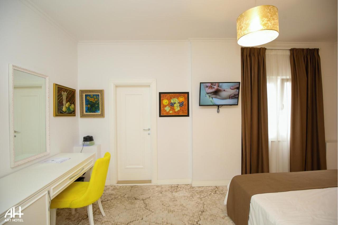 Art 4* Тирана